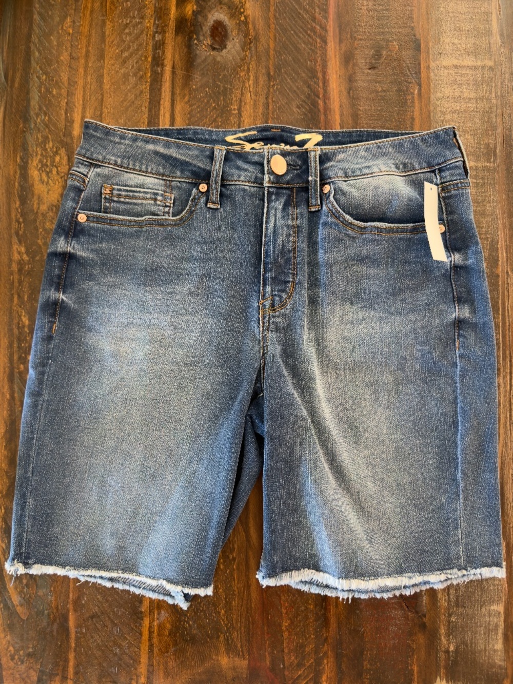 Seven7 Bermuda Shorts Denim Stretch Mid Rise Cuff Shorts